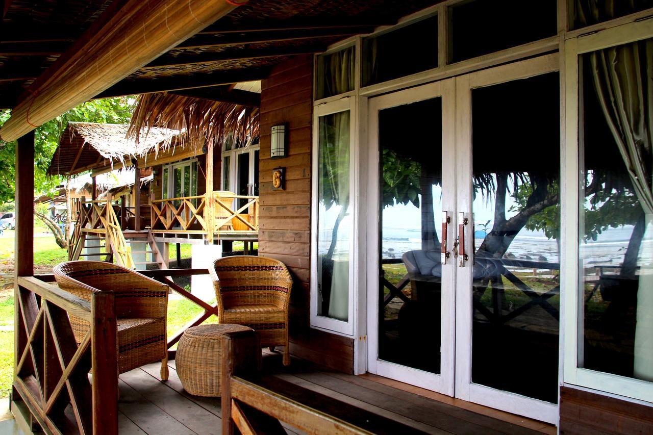 Baturundung Surf Resort Naibos Exterior photo
