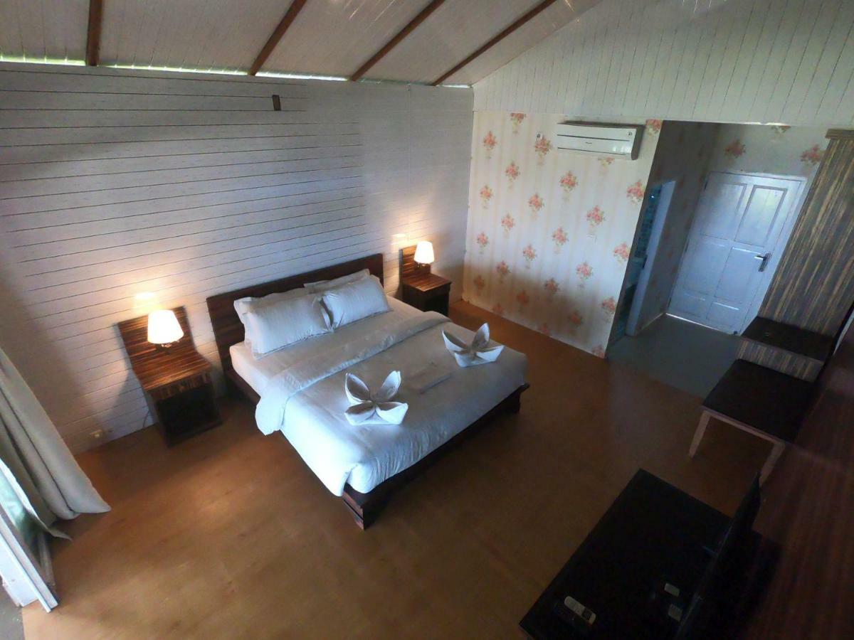 Baturundung Surf Resort Naibos Exterior photo